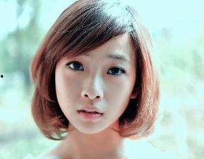 何曼婷图片,光影交织下的时尚女神