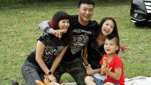 胡军个人资料 老婆,爱情与事业双丰收，揭秘影帝背后的贤内助