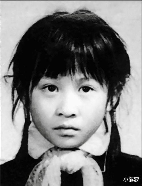 成龙小时候照片,从青涩少年到功夫巨星