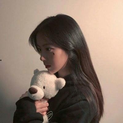 侧颜照片女,捕捉青春的瞬间